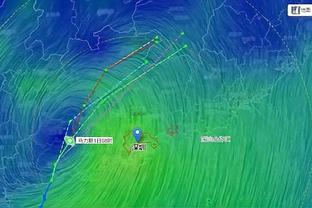 近距离接触！球迷实拍C罗在行李区等行李